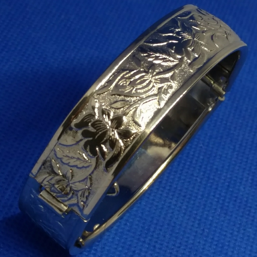Vintage Floral Silver tone Hinged Cuff Bracelet